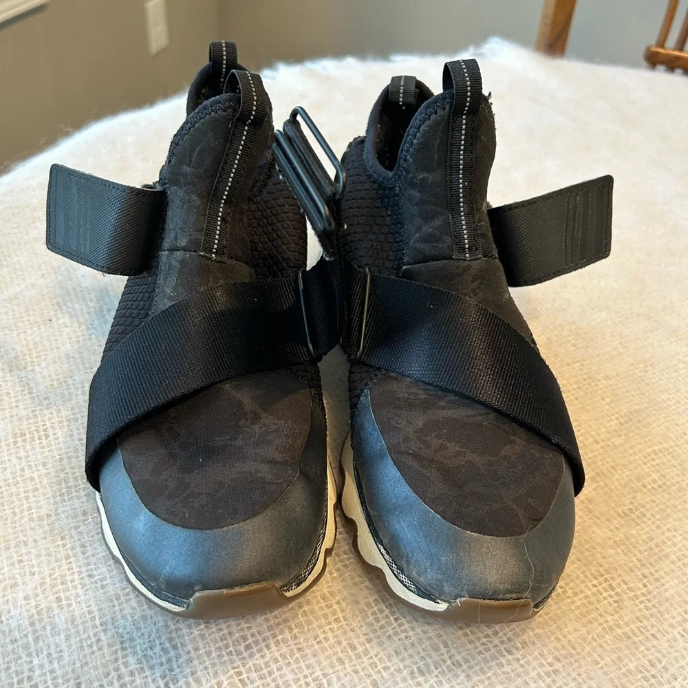 Sorel sneakers size 7.5